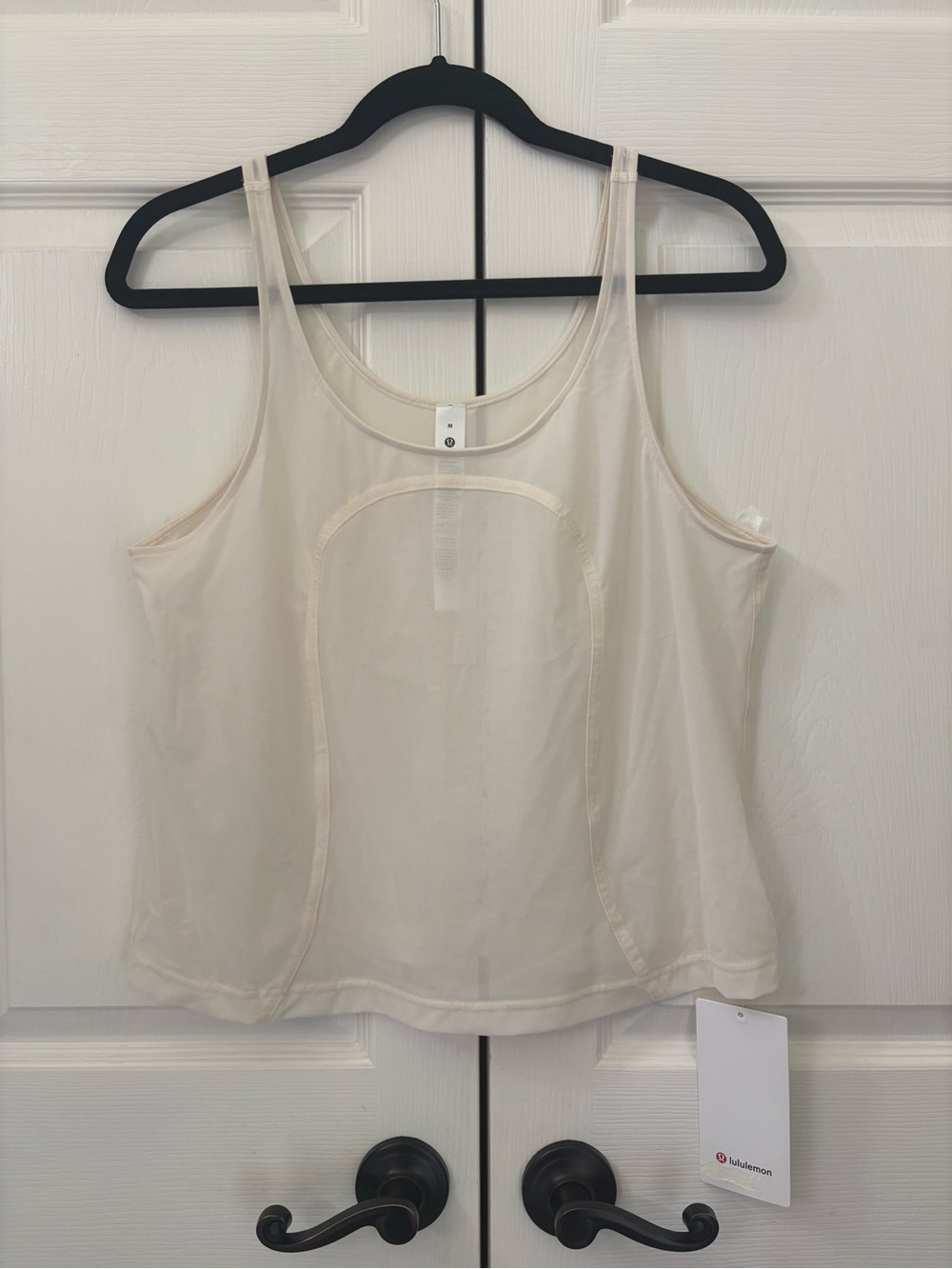 NWT - lululemon athletica Cream Scoop Neck Tank Top. Size: Medium